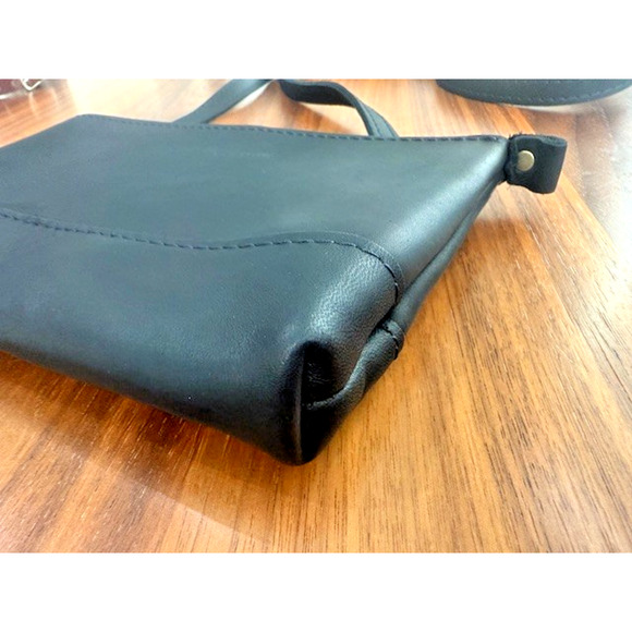 Portland Leather Goods Classic Small Zipper Adjustable Purse Black Crossbody Bag - Picture 6 of 9